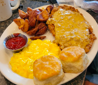 Craft Public House signature dishes Country Fried Steak & Eggs
Carolina Country Boy
Wake N' Bacon Bowl